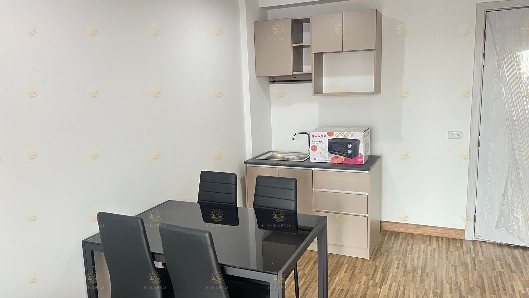 ไอริส เวสท์ เกต - Image 3