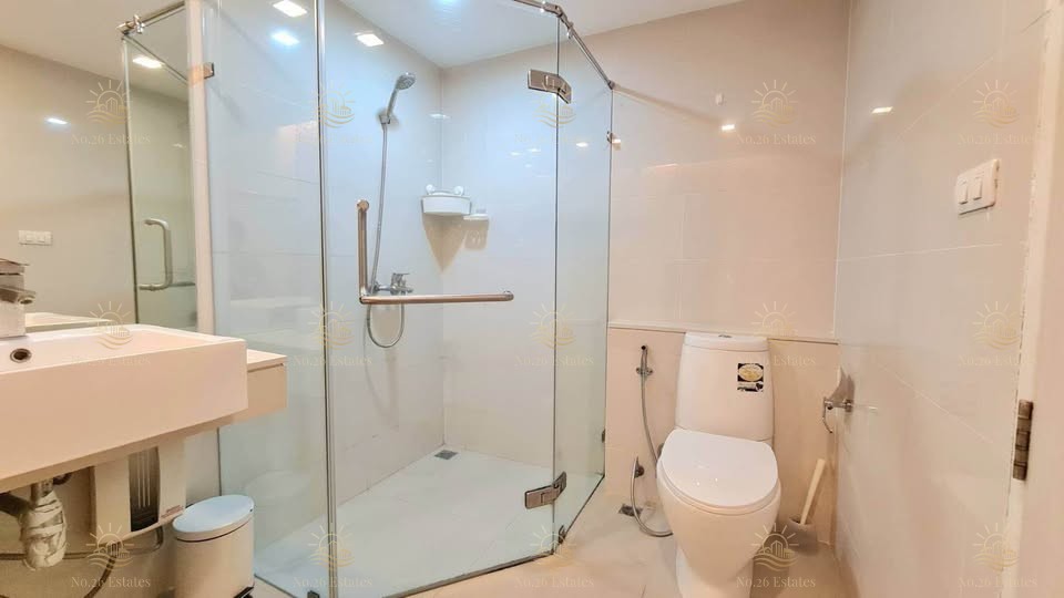 LE NICE CONDO Ekamai - Image 4