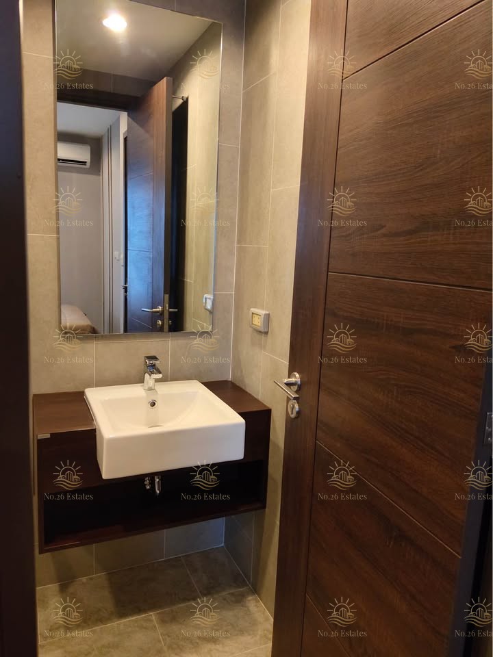 C Ekkamai  - Image 6