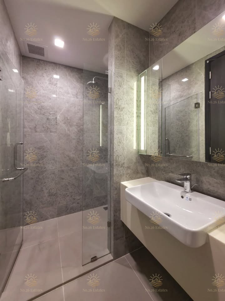 Noble Around Ari  - Image 3